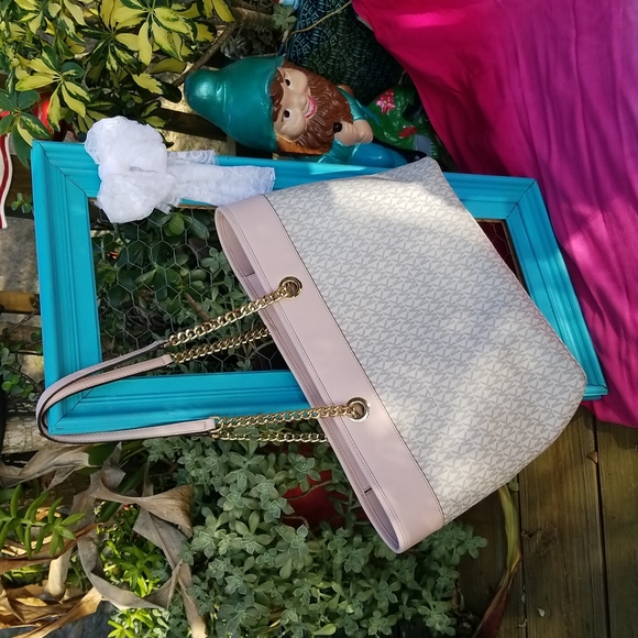 Authentic Michael Kors Large Purse  EUC - Picture 5 of 12